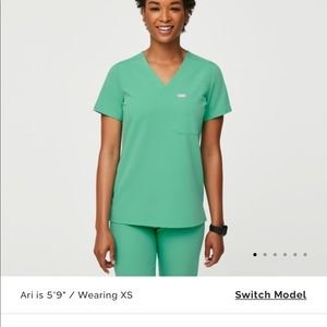 FIGS surgical green set in XS